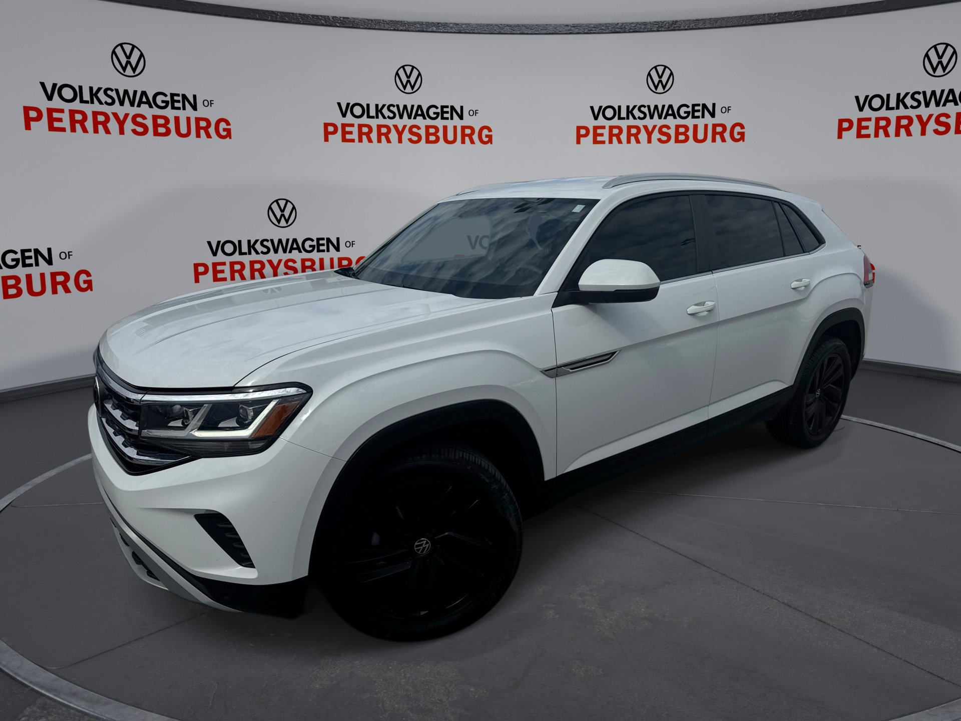 Used 2023 Volkswagen Atlas Cross Sport SE image 1