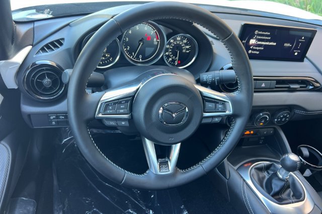 New 2026 MAZDA MX-5 Miata Club w/ Interior Package RWD image 15