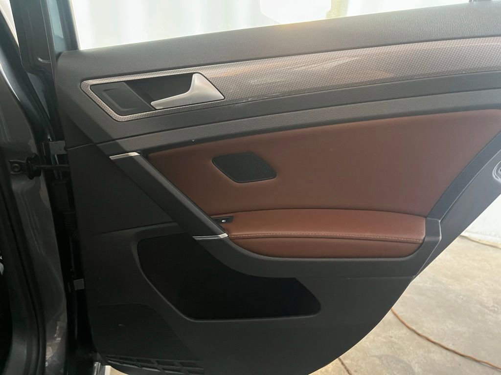 Used 2019 Volkswagen Golf Alltrack S image 25