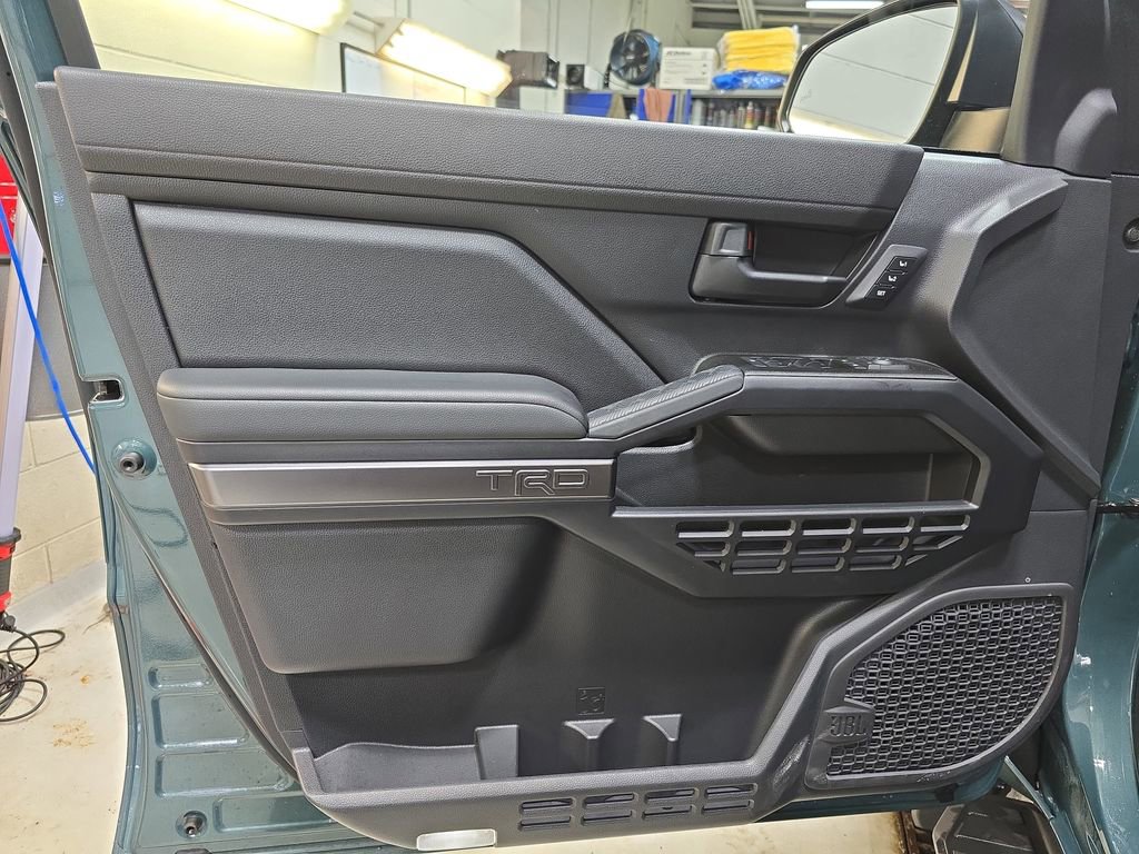 Certified 2025 Toyota 4Runner TRD Off-Road Premium image 31