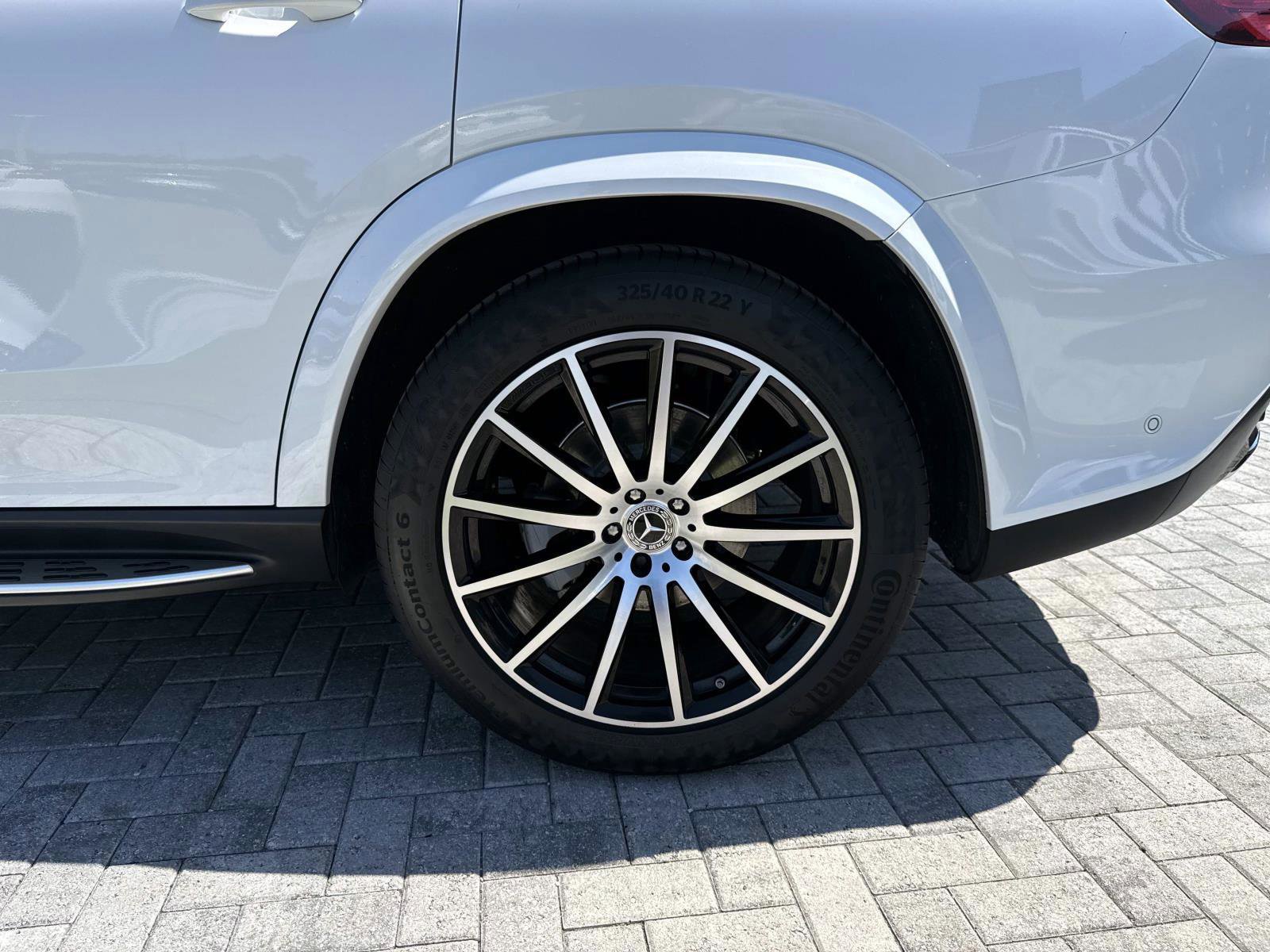 Used 2025 Mercedes-Benz GLS 450 4MATIC image 11