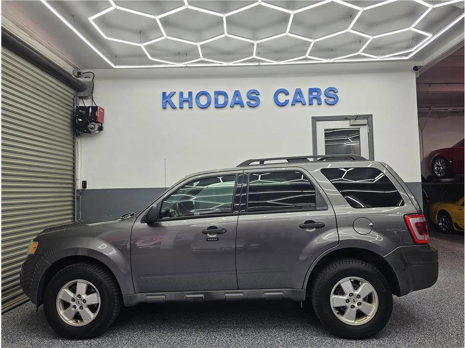 Used 2010 Ford Escape XLT image 1