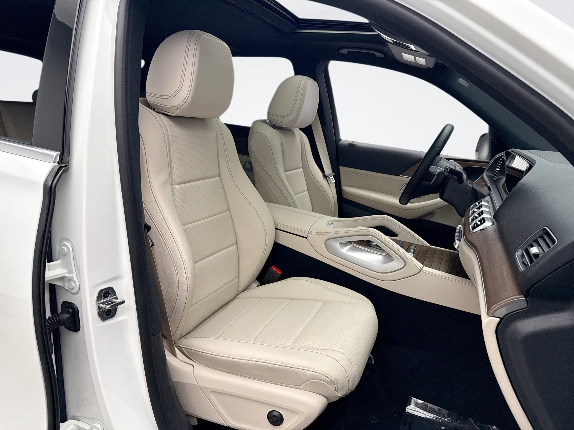 Used 2025 Mercedes-Benz GLE 450 4MATIC image 16