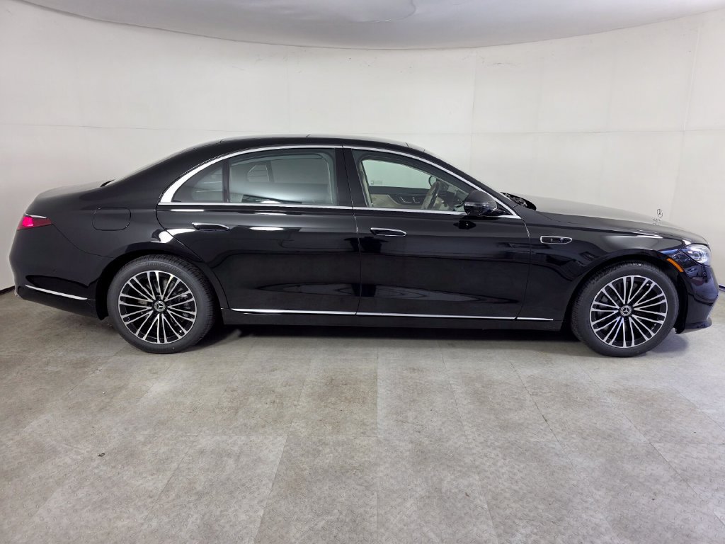 New 2027 Mercedes-Benz S 580 4MATIC Sedan image 3