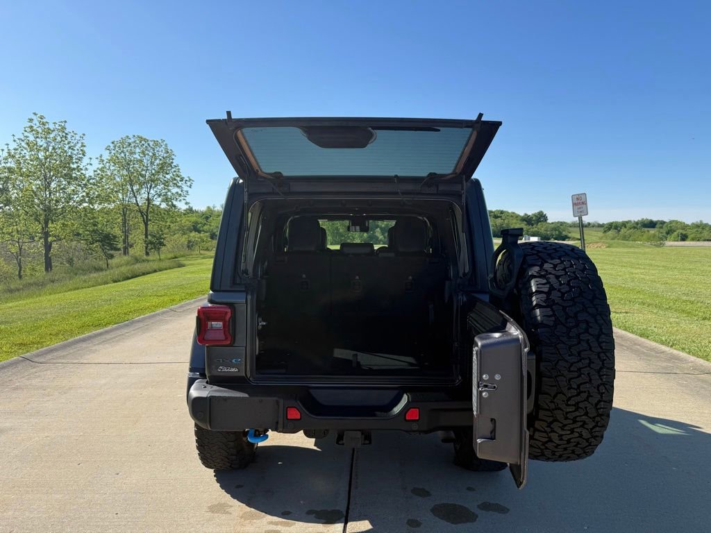 Used 2022 Jeep Wrangler Unlimited Rubicon 4xe w/ Steel Bumper Group AWD/4WD image 5