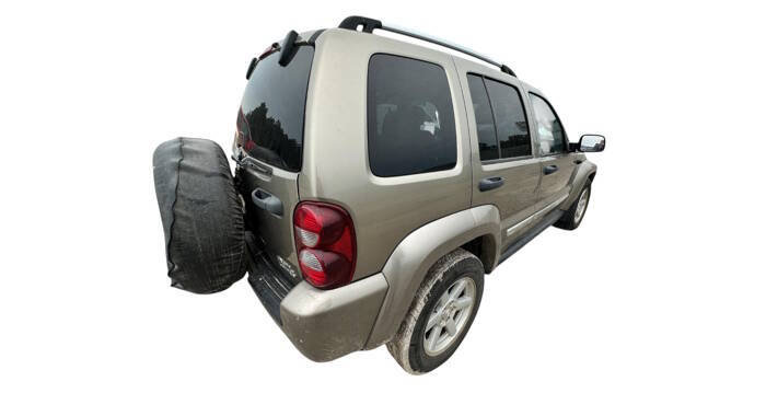 Used 2005 Jeep Liberty Limited AWD/4WD image 5