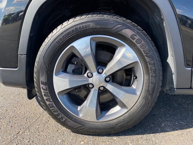 Used 2019 Jeep Cherokee Limited image 22