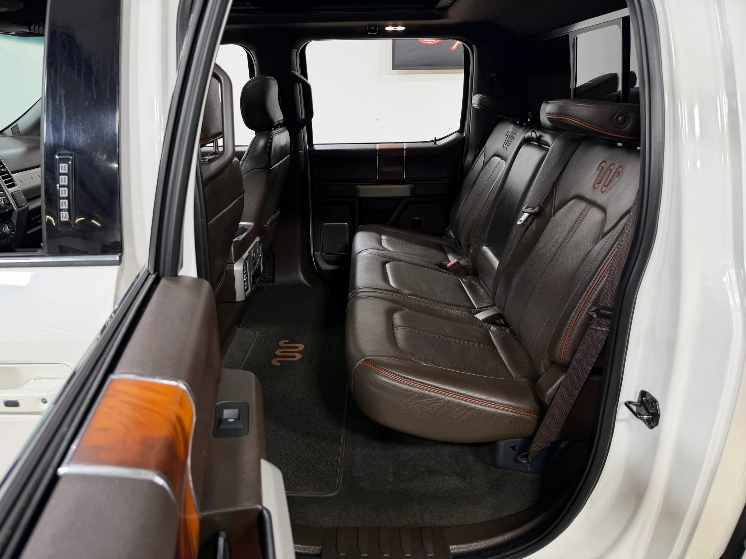 Used 2017 Ford F250 King Ranch w/ King Ranch Ultimate Package AWD/4WD image 16