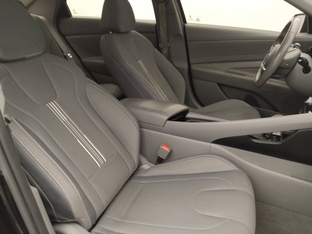 Used 2022 Hyundai Elantra SEL w/ Convenience Package FWD image 21