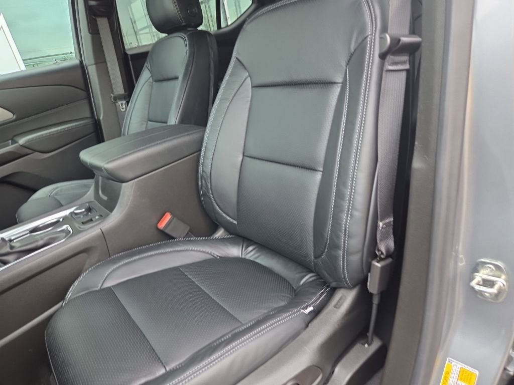 Used 2023 Chevrolet Traverse LT FWD image 20