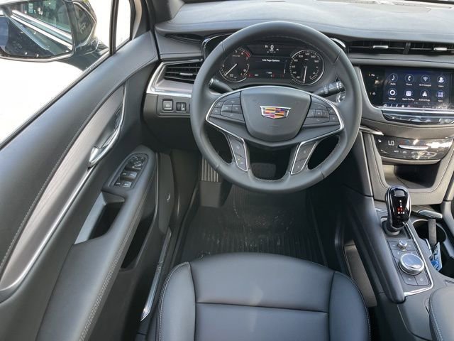New 2026 Cadillac XT5 Luxury w/ LPO, ONYX Package image 30