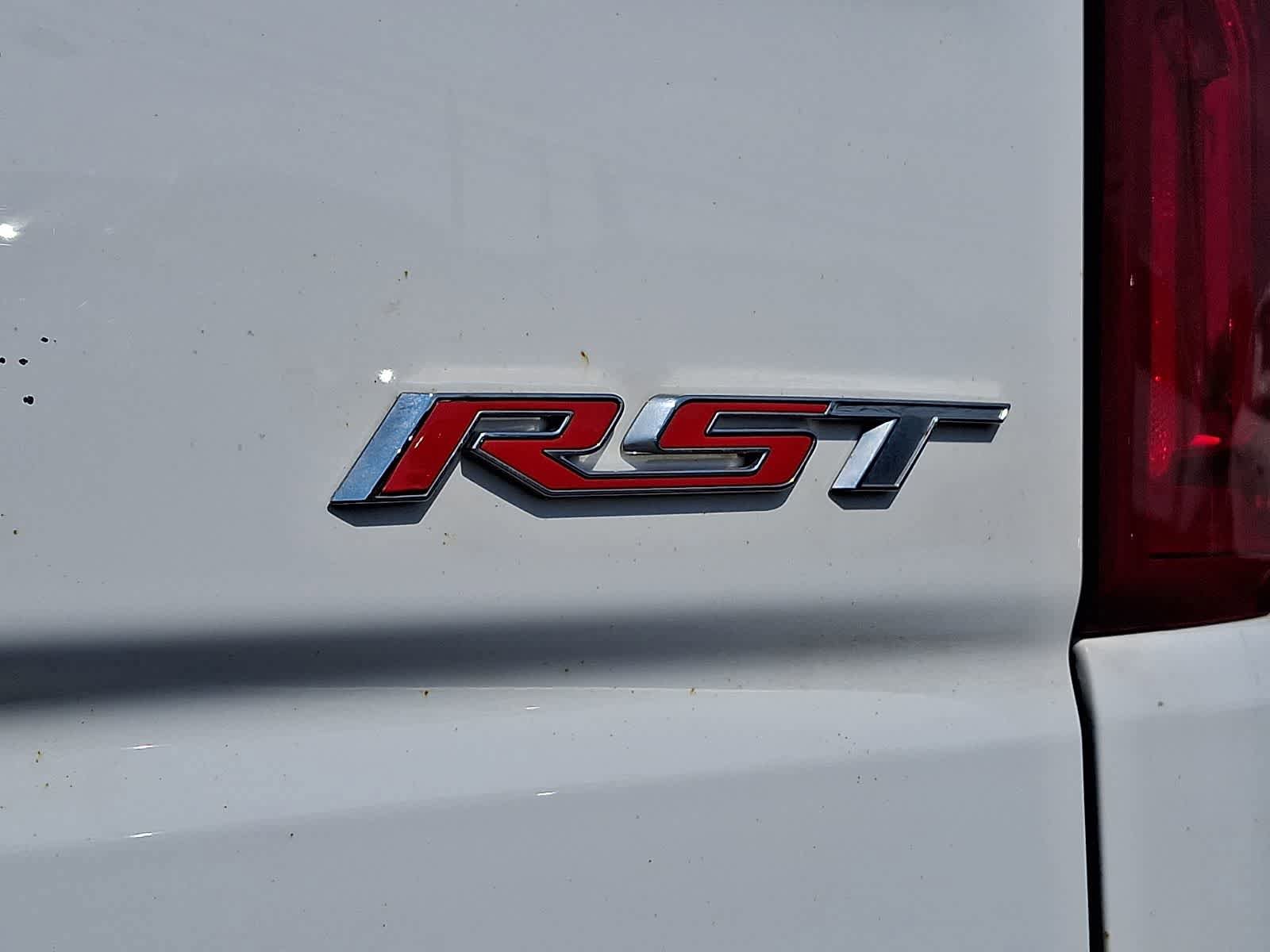 Used 2024 Chevrolet Silverado 1500 RST AWD/4WD image 31