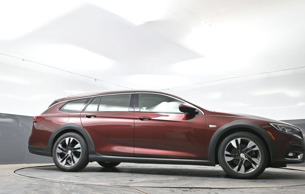 Used 2018 Buick Regal Preferred w/ Sights and Sounds Package AWD/4WD image 51