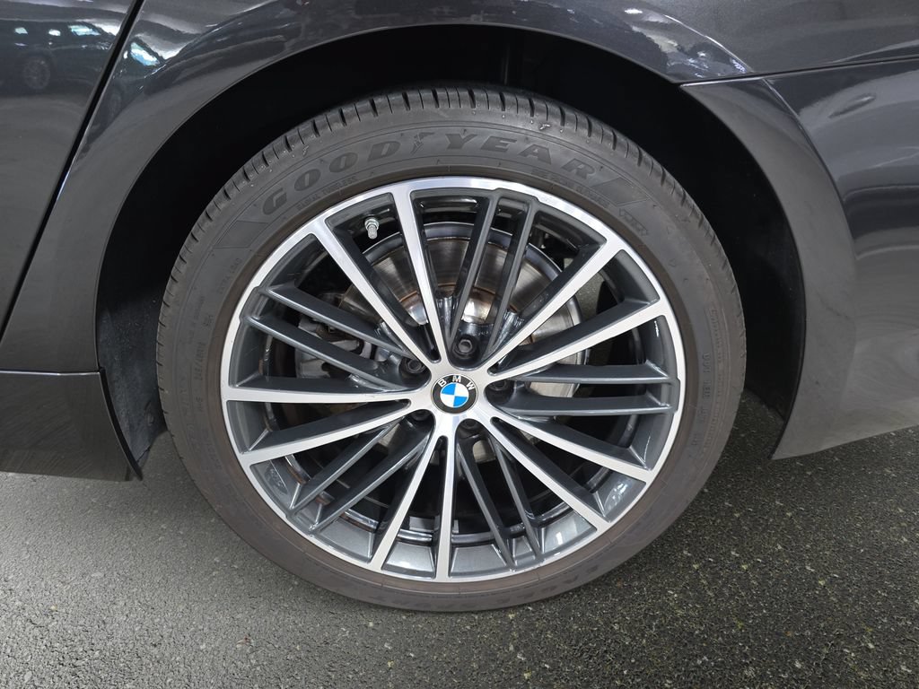 Used 2023 BMW 530i w/ Convenience Package RWD image 32