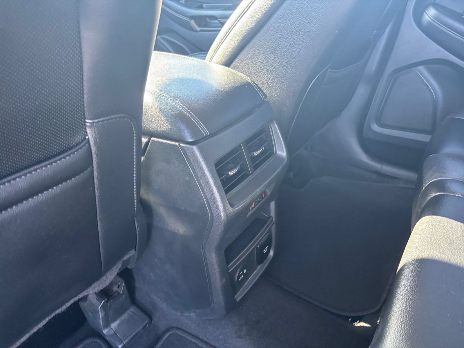 Used 2022 Ford Edge Titanium w/ Equipment Group 301A AWD/4WD image 25