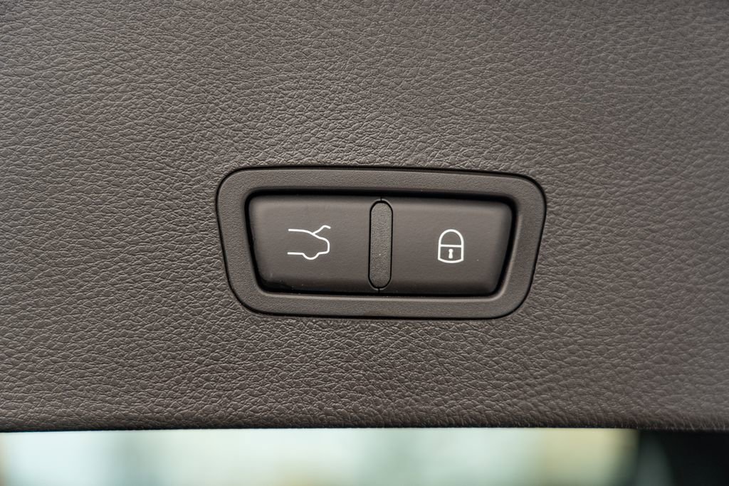 New 2025 Alfa Romeo Tonale w/ Premium Package image 8