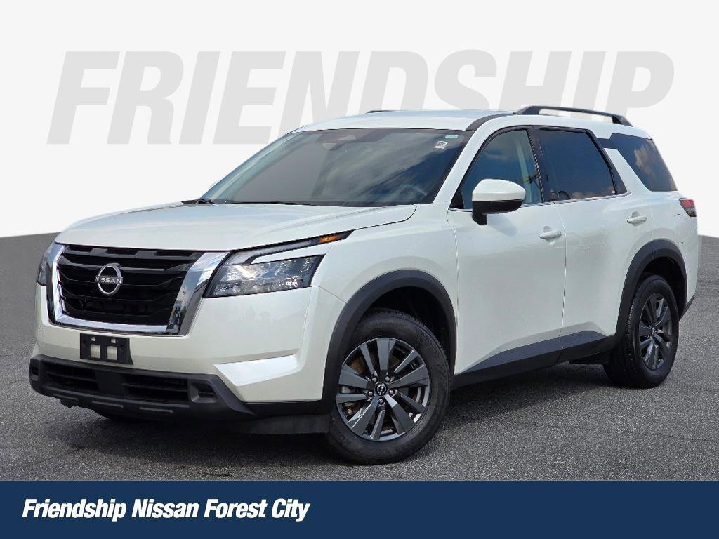 Used 2024 Nissan Pathfinder SV