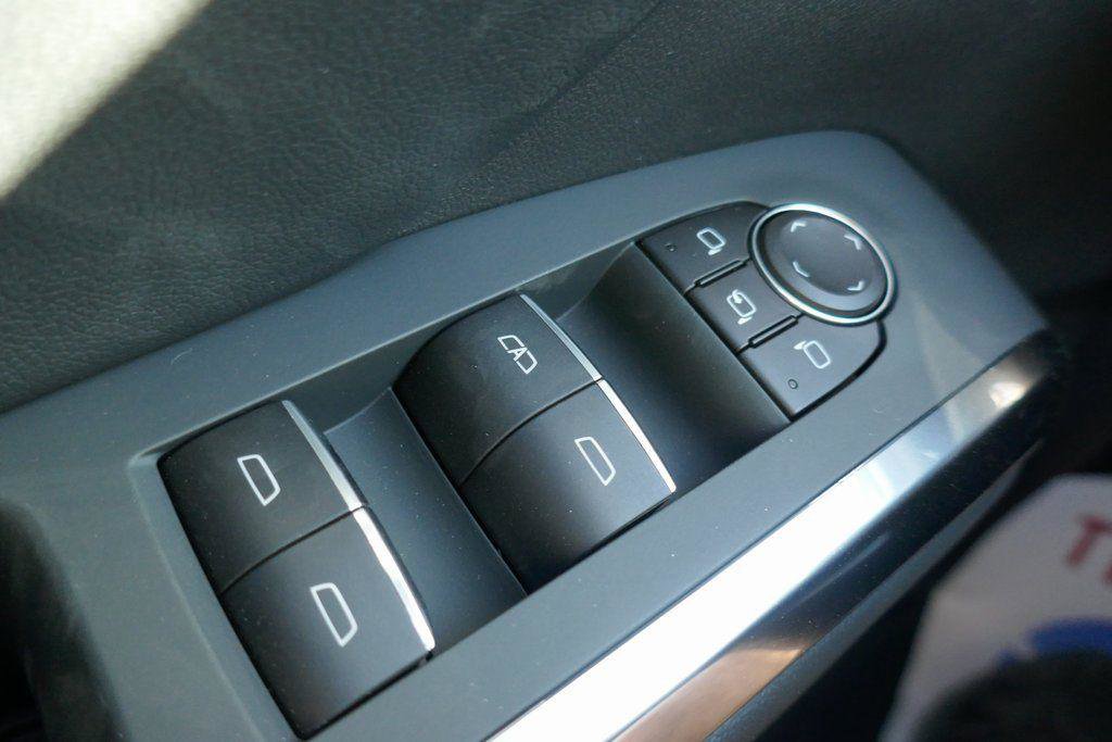 New 2026 Chevrolet Traverse RS image 16