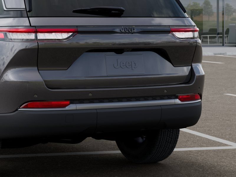 New 2026 Jeep Grand Cherokee Altitude RWD image 13