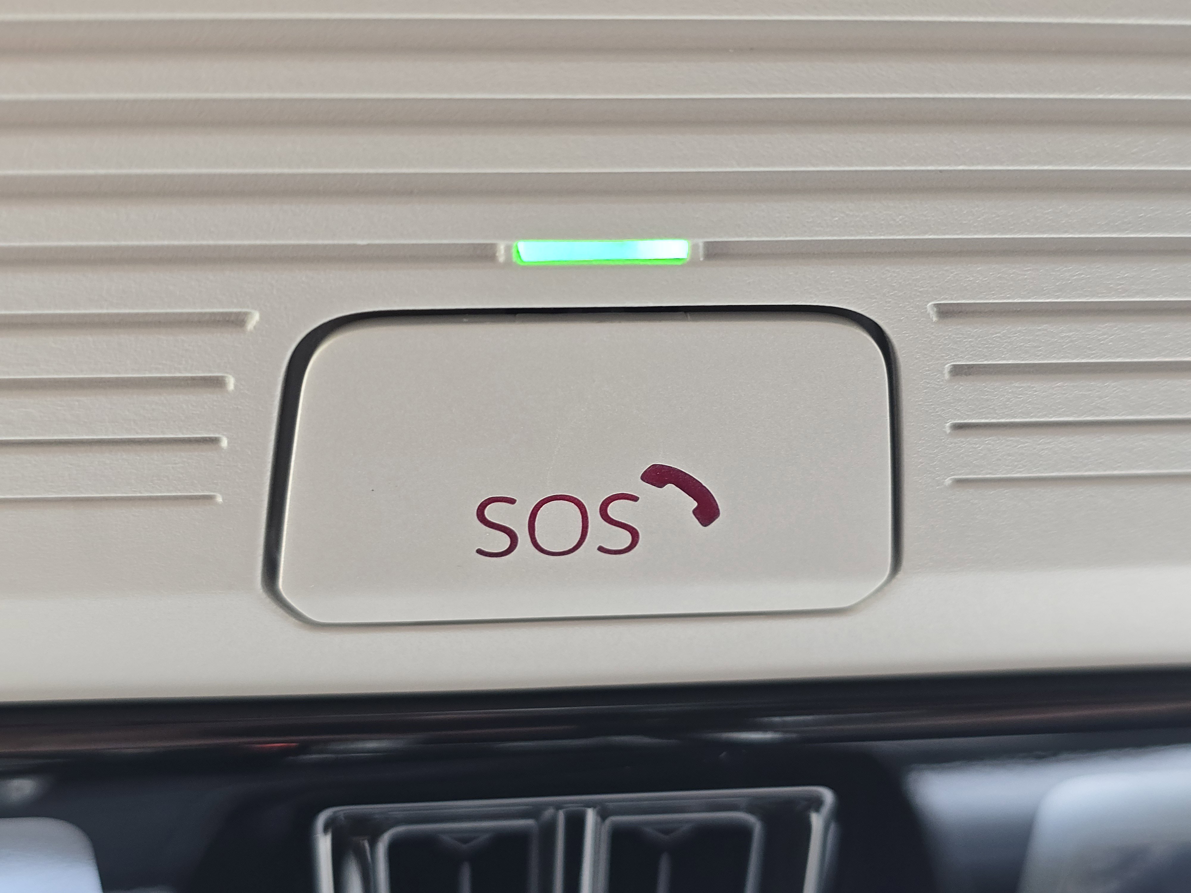 New 2025 Volkswagen Tiguan SE image 28