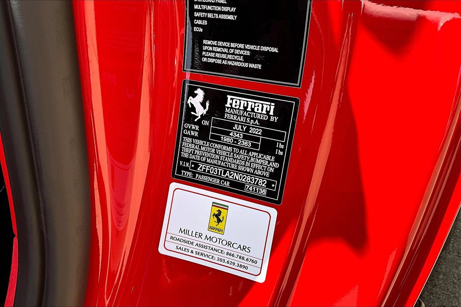 Used 2022 Ferrari 812 Competizione RWD image 17