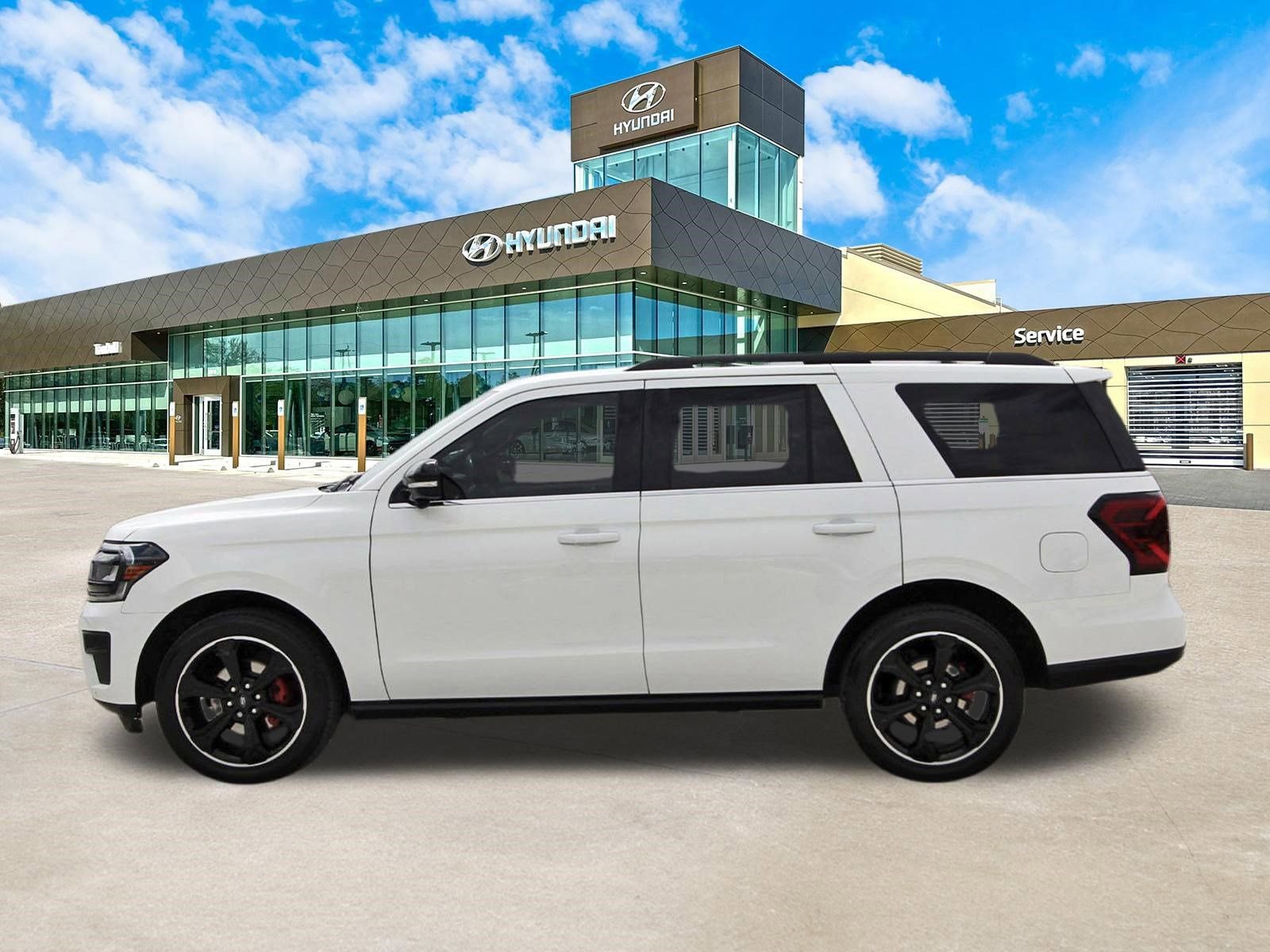 Used 2023 Ford Expedition Limited image 9