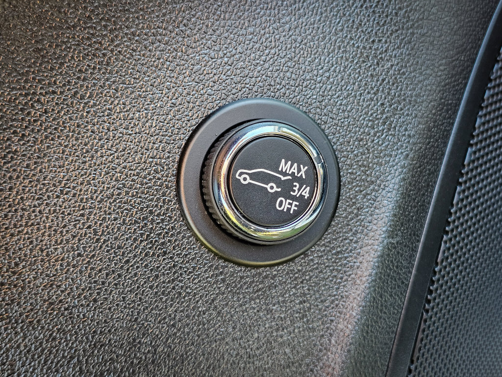 Used 2023 Buick Envision Essence AWD/4WD image 12