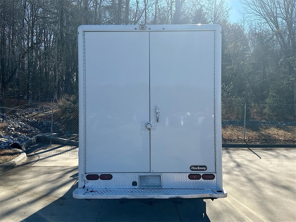 Used 2018 Isuzu NPR image 6