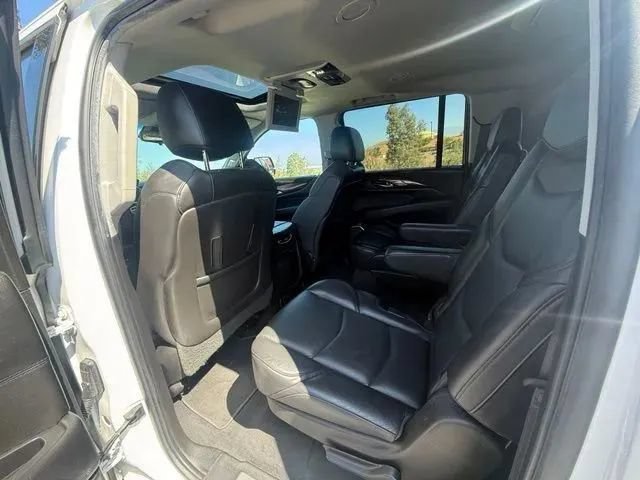 Used 2018 Cadillac Escalade ESV Premium Luxury RWD image 12