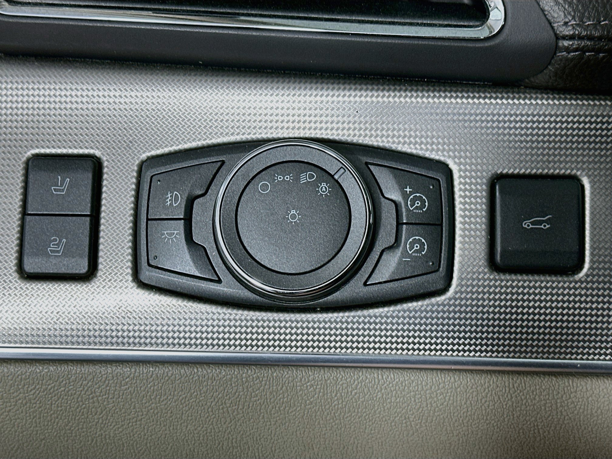 Used 2013 Lincoln MKX FWD image 16