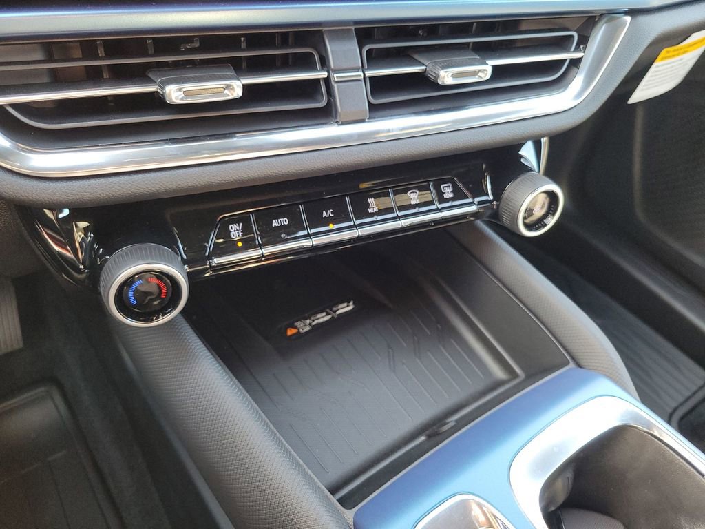 New 2026 Chevrolet Equinox EV LT image 11