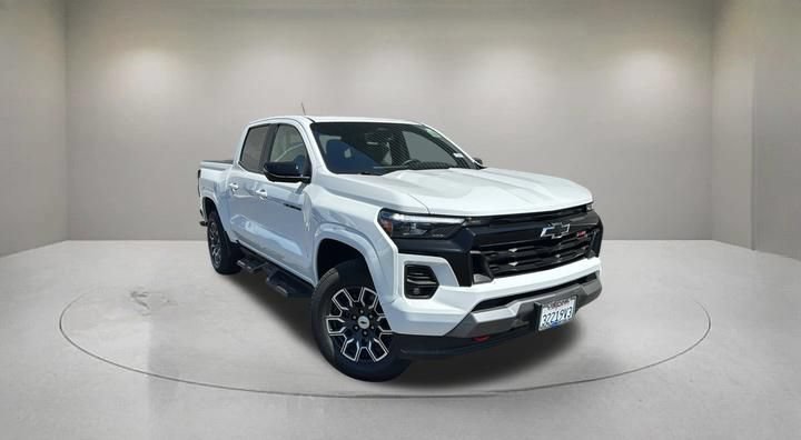 Used 2023 Chevrolet Colorado Z71 w/ Z71 Convenience Package 2 AWD/4WD image 1