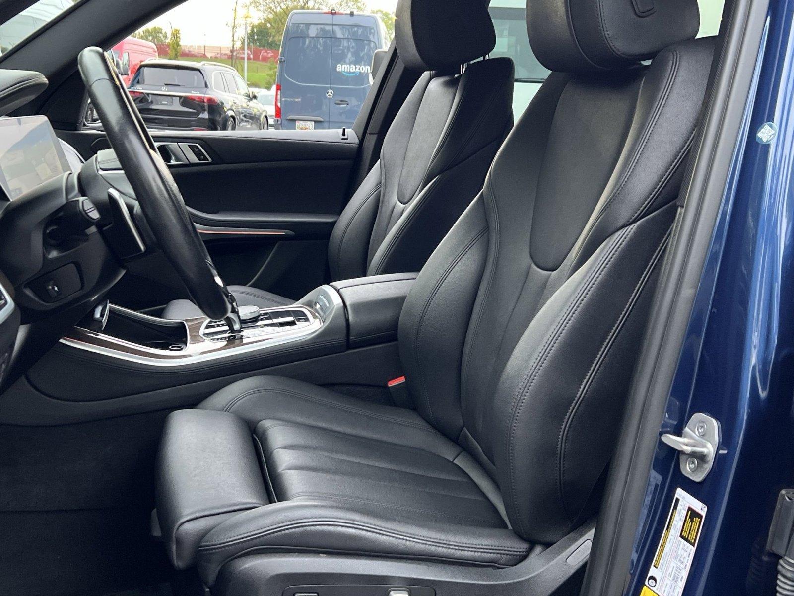 Used 2022 BMW X5 xDrive40i w/ Parking Assistance Package image 11