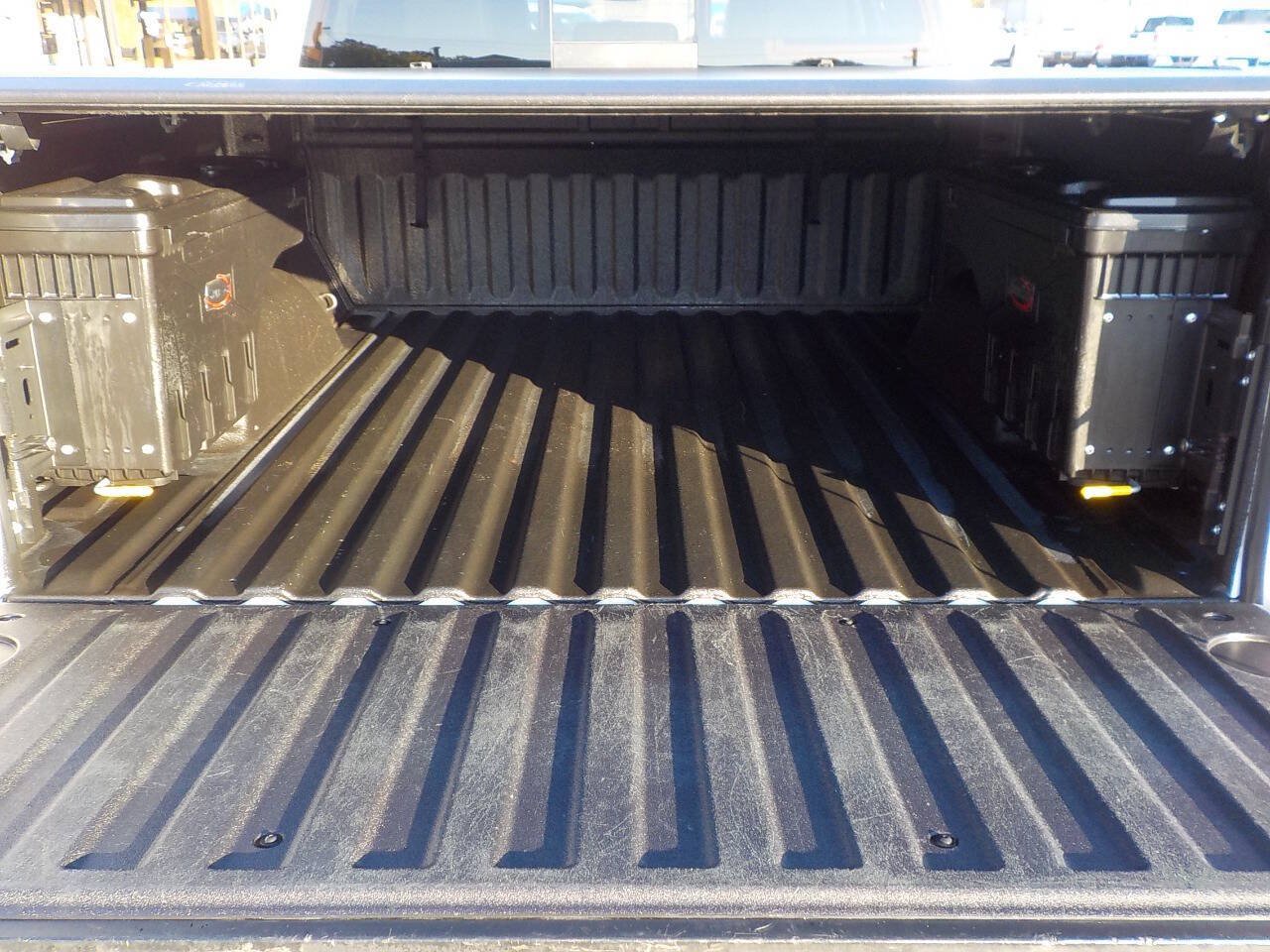Used 2021 Chevrolet Silverado 1500 LTZ w/ Technology Package AWD/4WD image 6