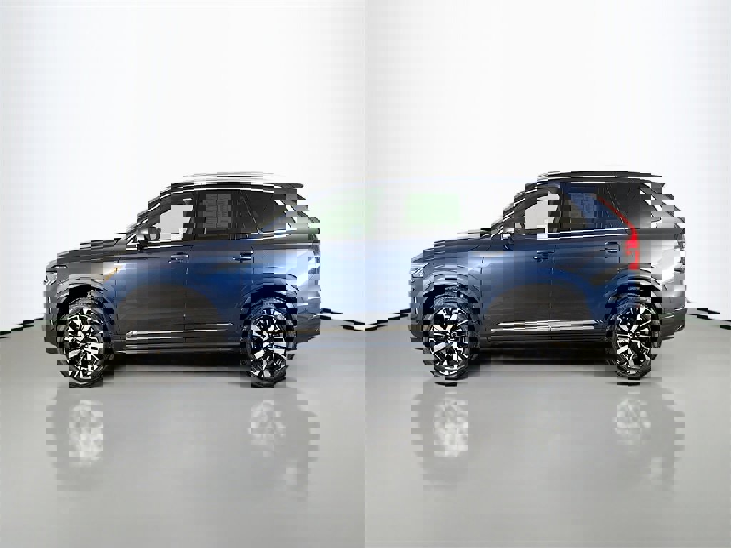 Certified 2026 Volvo XC90 B6 Core image 4