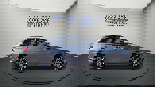 Used 2024 Chevrolet Malibu LT image 2