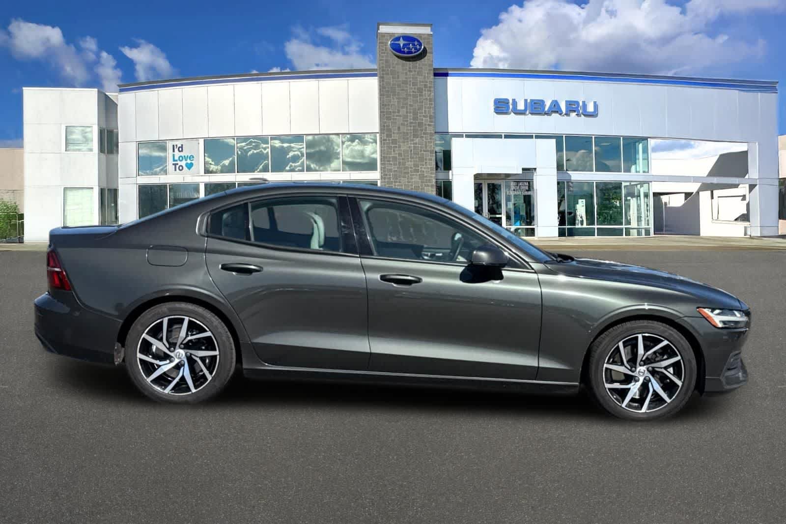 Used 2019 Volvo S60 T6 Momentum w/ Premium Package AWD/4WD image 6