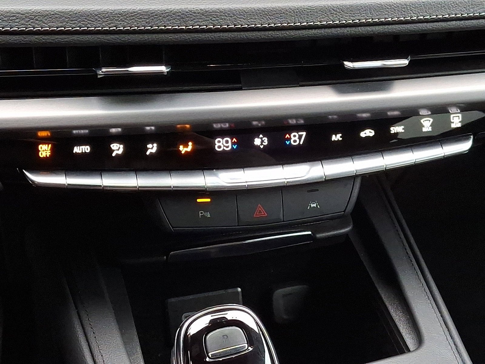 Used 2025 Cadillac XT4 Premium Luxury AWD/4WD image 16