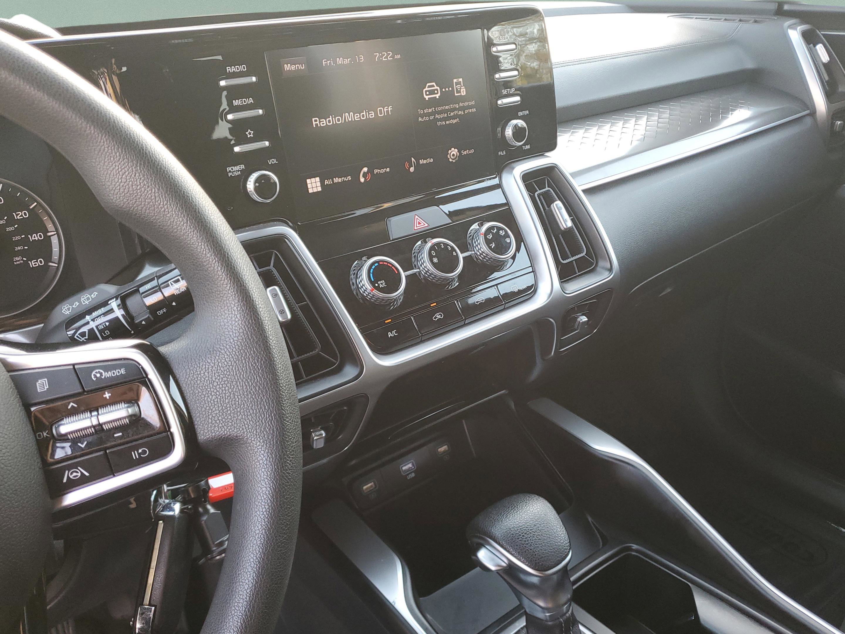 Certified 2023 Kia Sorento LX image 28