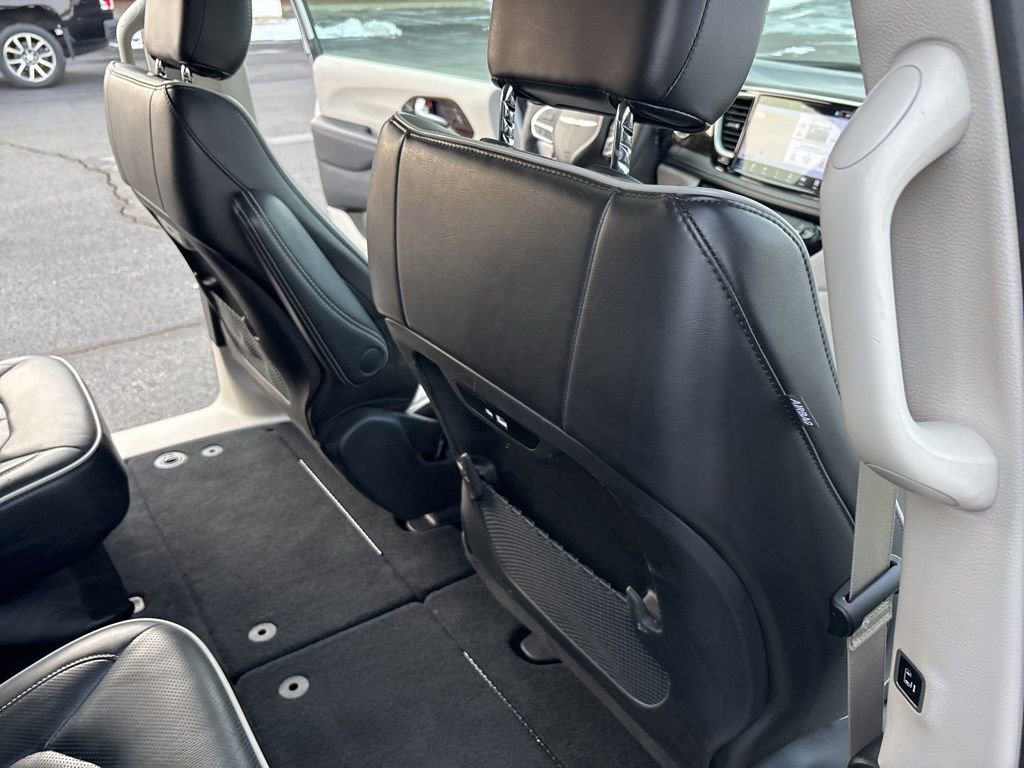 Used 2024 Chrysler Pacifica Limited FWD image 30