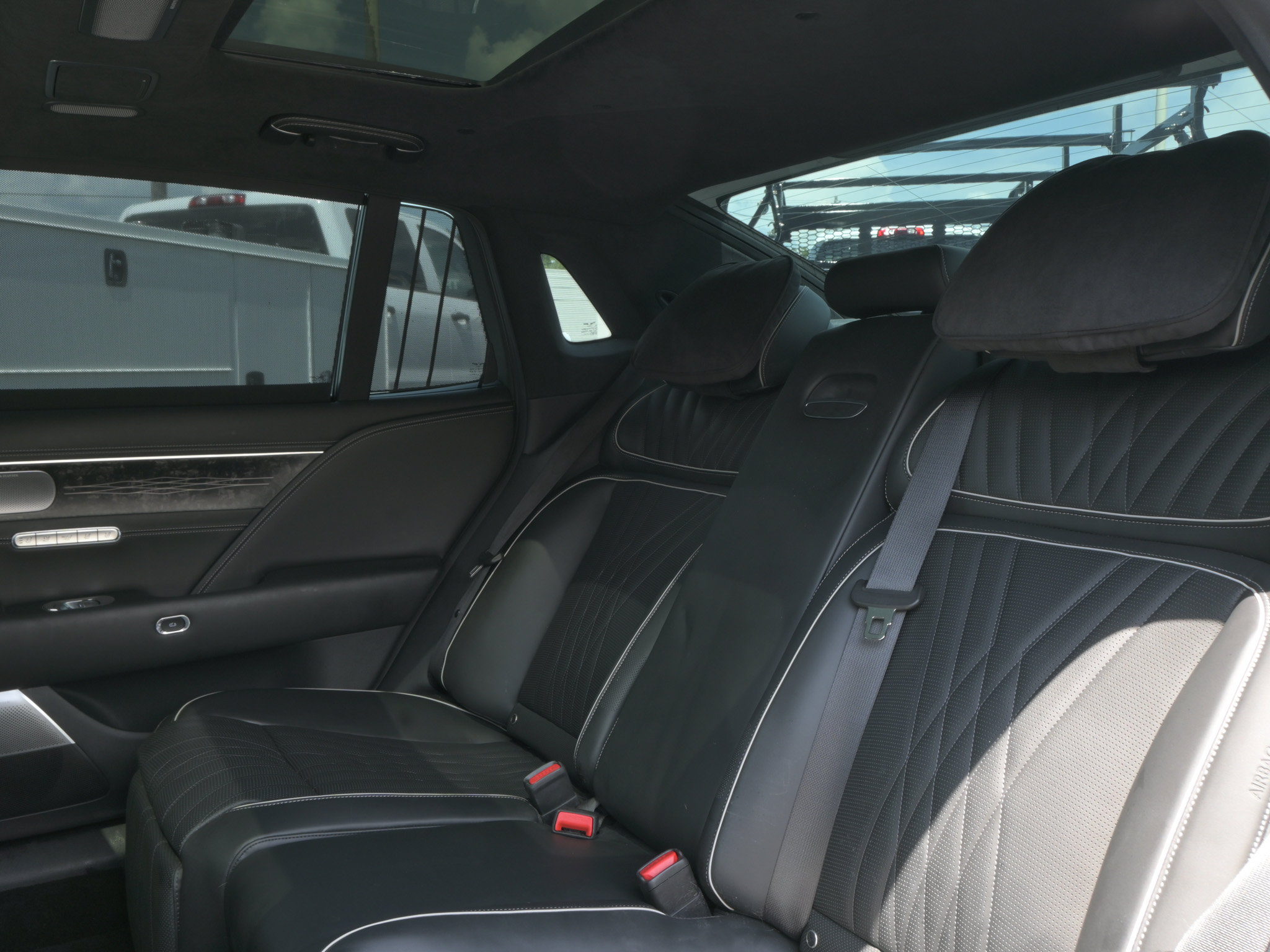 Used 2023 Genesis G90 3.5T AWD/4WD image 9