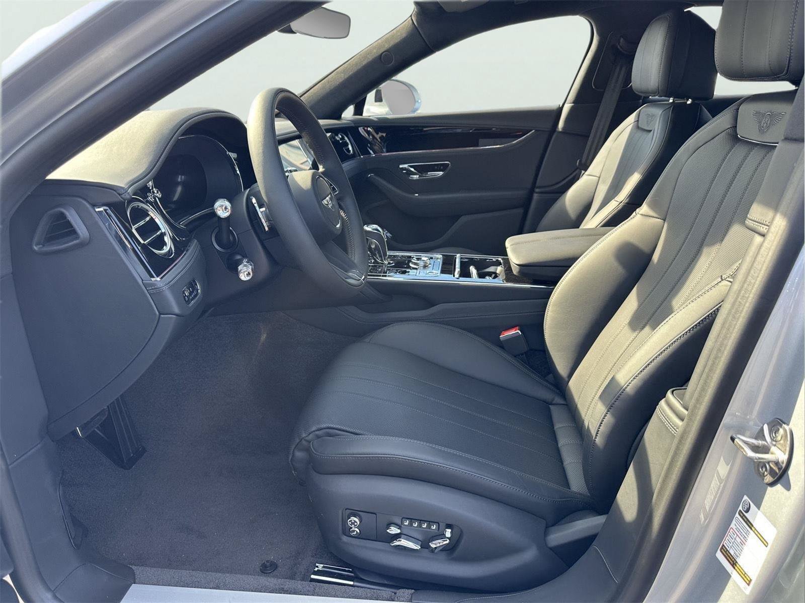 New 2026 Bentley Flying Spur V8 AWD/4WD image 15
