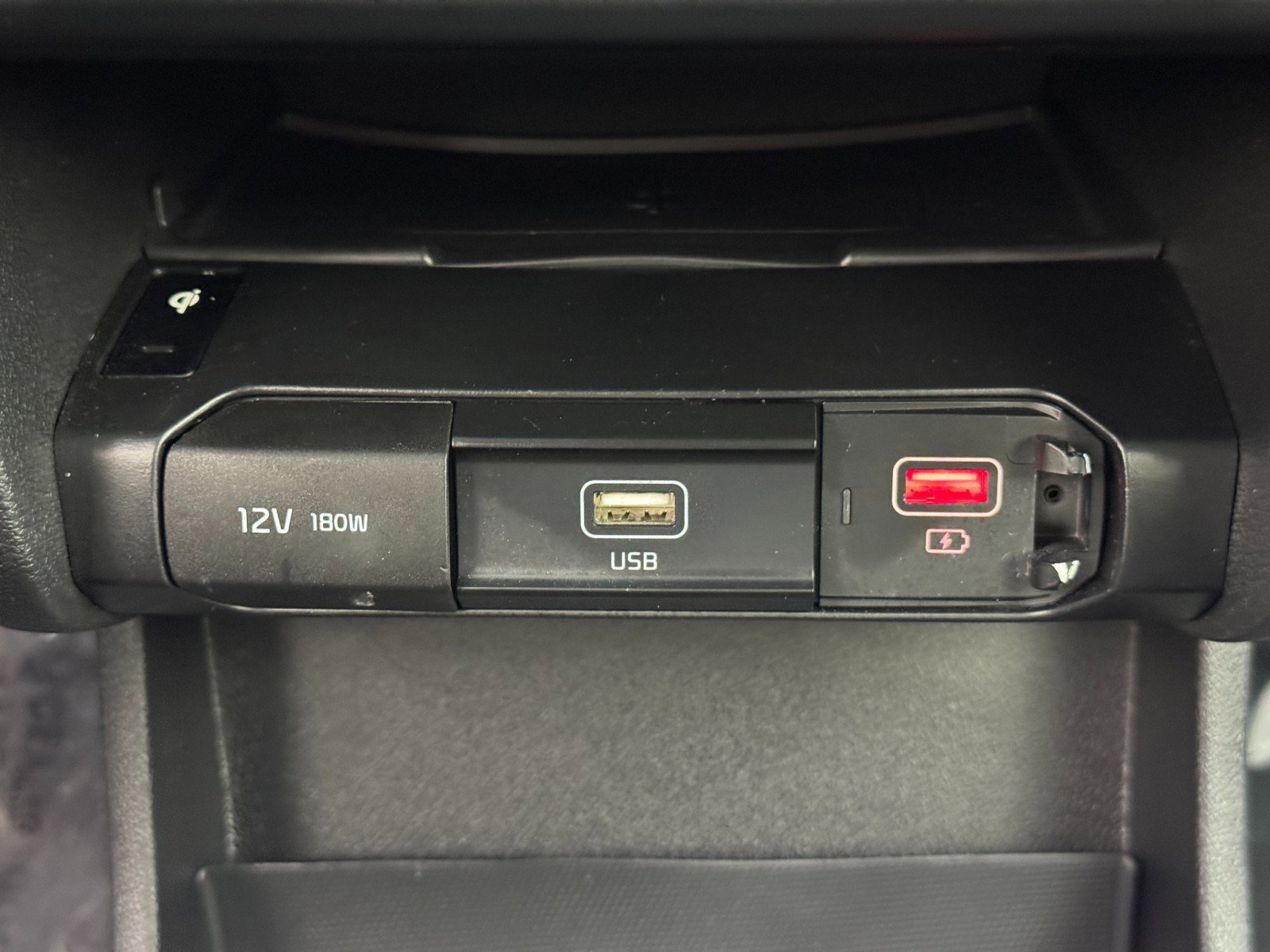 Used 2022 Kia Niro EX image 26