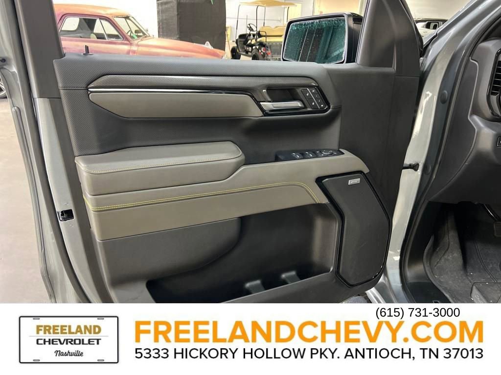 Used 2023 Chevrolet Silverado 1500 ZR2 image 14
