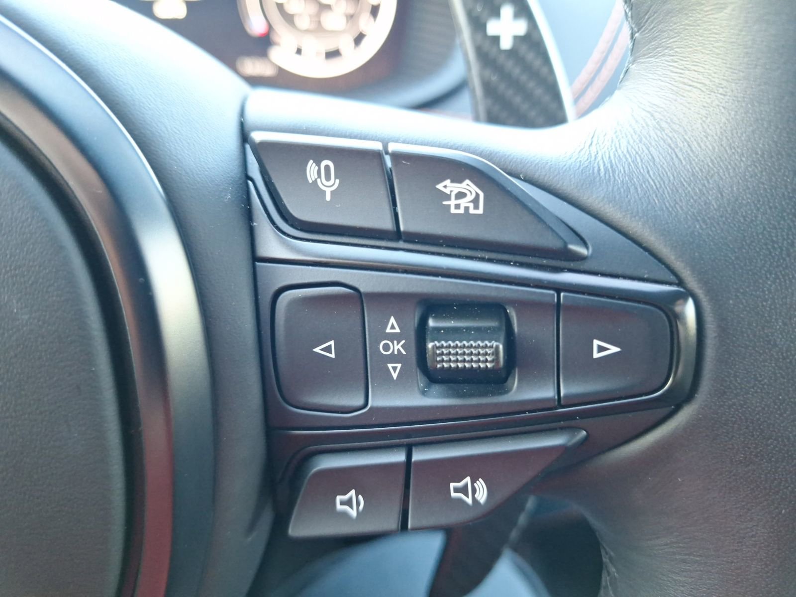 Used 2023 Aston Martin DBX 707 image 23