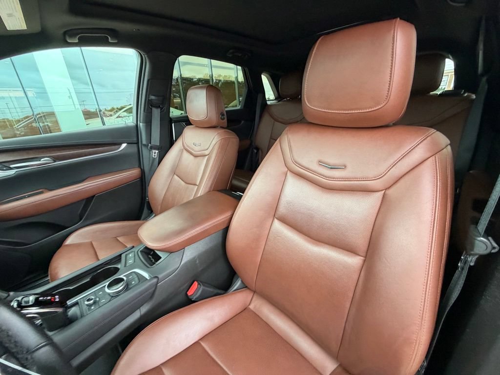 Used 2023 Cadillac XT5 Sportv w/ Technology Package AWD/4WD image 12