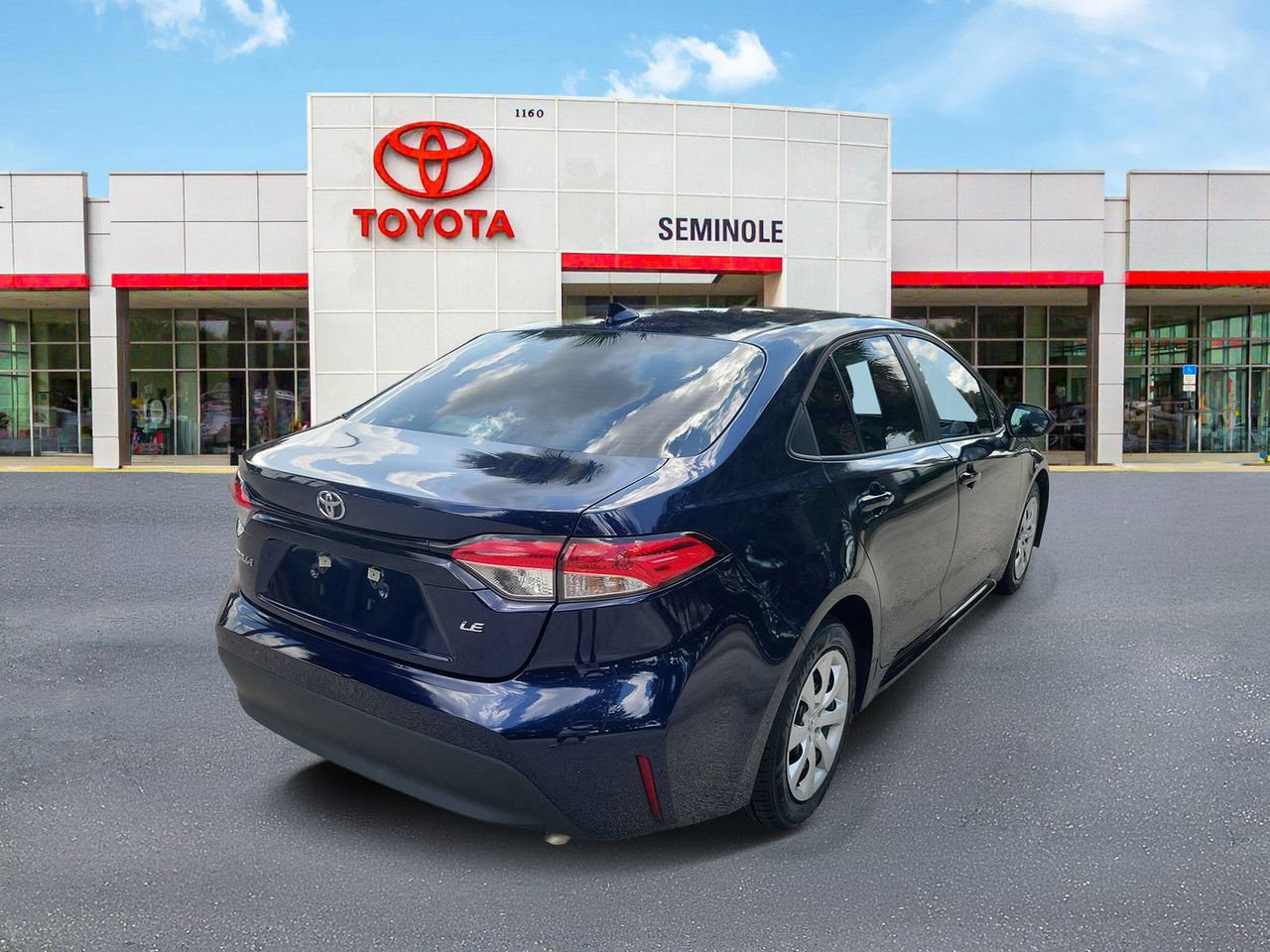 Used 2024 Toyota Corolla LE FWD image 3