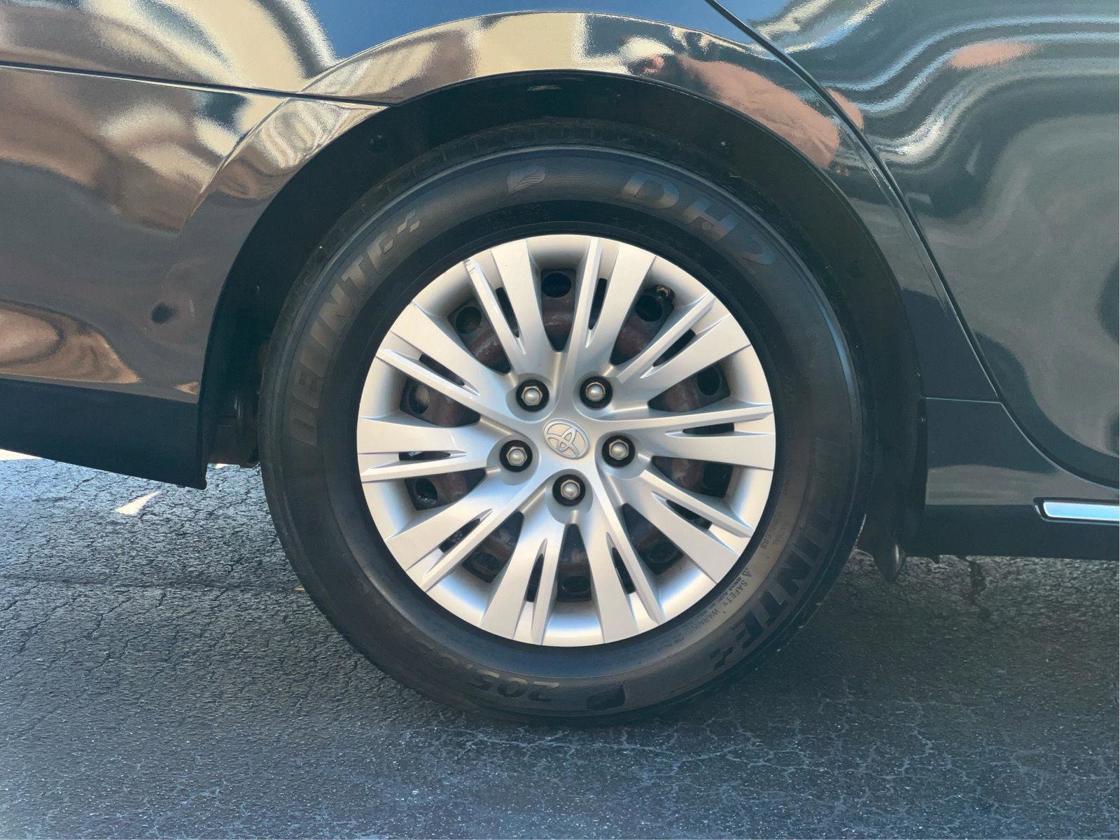 Used 2013 Toyota Camry LE image 26