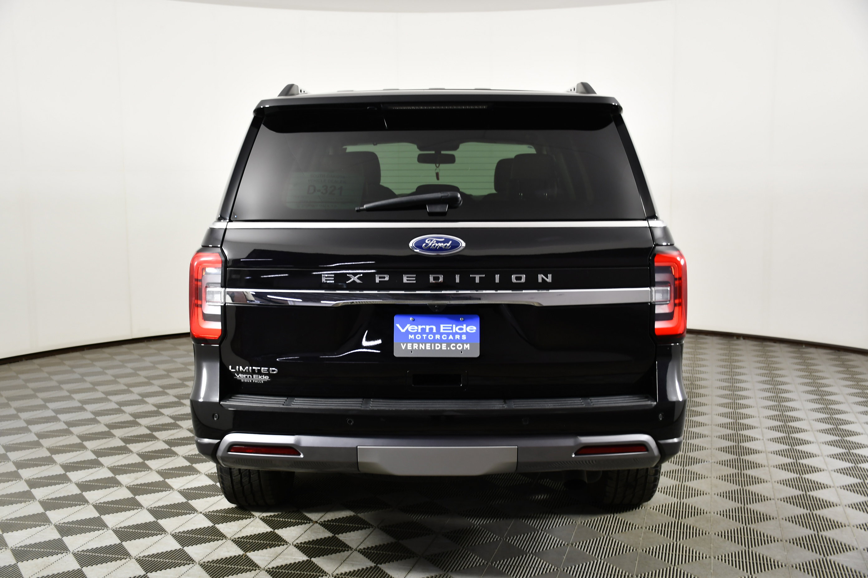 Used 2024 Ford Expedition Limited image 6