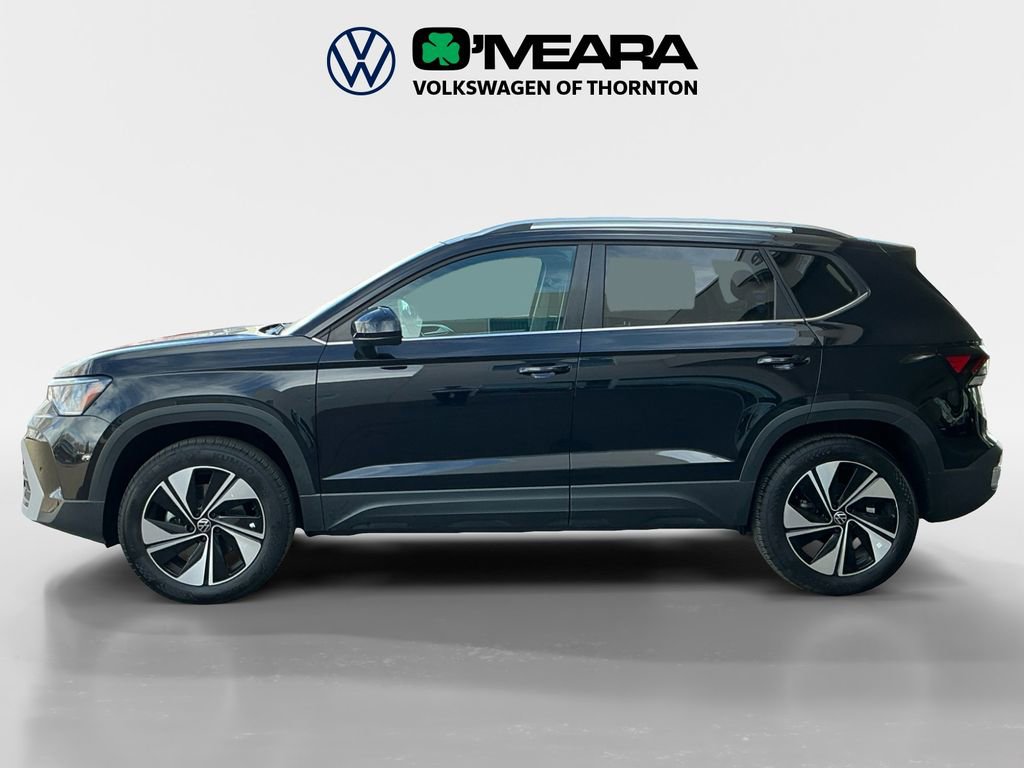 Used 2025 Volkswagen Taos SE w/ Panoramic Sunroof Package image 2